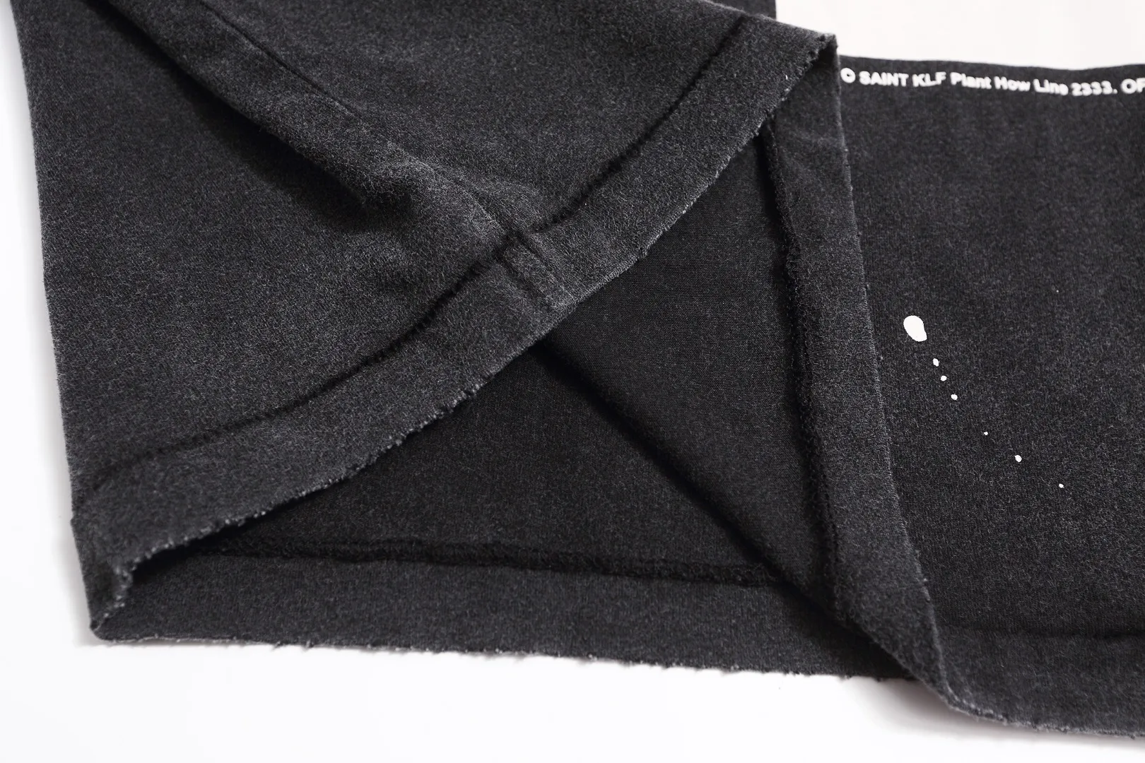 Mechao Saint Michael "klf exhibition limited" vintage distressed washed crack printed long-sleeved loose T-shirt Fabric: 260g Style number: SM02 Size: S-M-L-XL Color: Black Price: P156